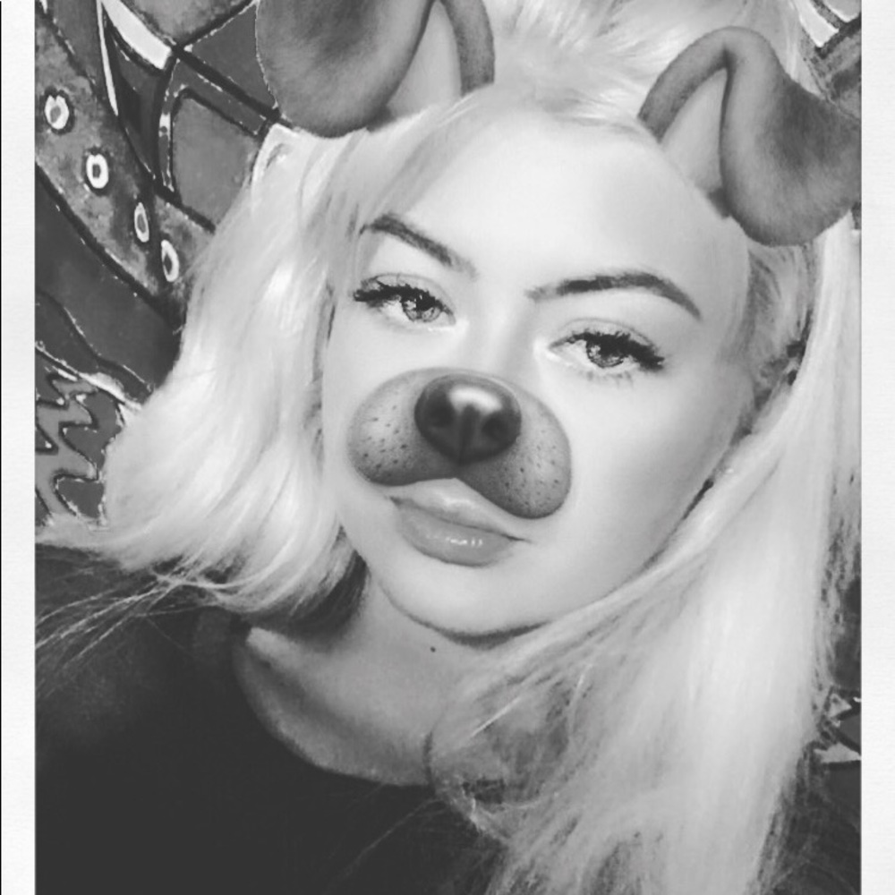 Meet your Posher, Kayla